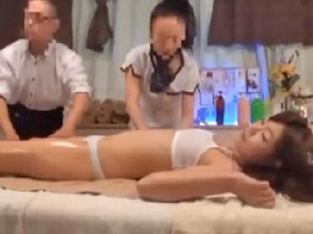 猥褻なお姉さんの止まらない妄想!!電車や男子便所で卑猥に挿入されることを切望する痴女