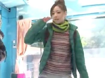 おだんごヘアの素人娘が冷酷非道なマッサージ師にオメコの中でそのまま射精されるまでの一部始終