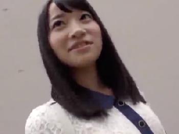 テレビの取材と偽りキュートな素人をナンパ→挿入孕ませ射精発射