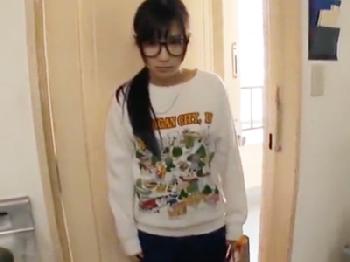 変態デカ尻眼鏡女子・栄川乃亜を自宅連れ込み→即挿入開始でオメコへ直接射精