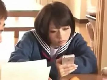 コタツでイタズラされて発情→膣射中出し交尾した女子校生