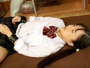 同じマンションに住む女子校生を気絶させ拉致!!監禁拘束して性的暴行膣内射精する冷酷非道な男