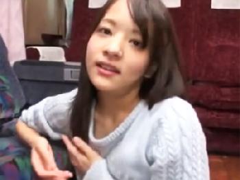 逆ナンパした中年男性が遅漏でオメコ内で直接発射される挿入になったパイパン娘W