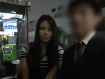 終電逃した彼氏持ち素人の自宅に突撃→寝取り性交!!