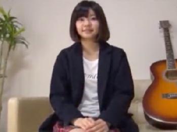 メジャーデビューを夢見て上京してきた田舎娘がまさかのAVデビュー