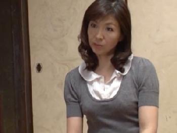 10年ぶりのSEXを切望されて自らも絶頂する巨乳熟女