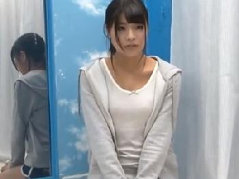 一年ぶりのご無沙汰女性器にペニス挿入されてアヘ顔アクメを晒する女子大生