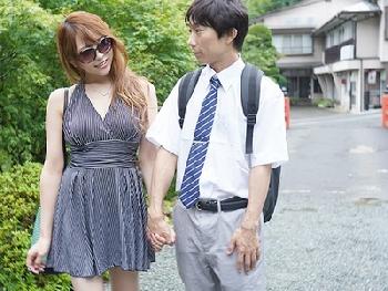 これで女教師!?ビッチ臭がもの凄いギャル先生と温泉旅行に行ったらW