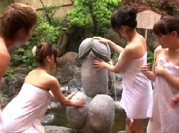 母親と息子で行く妊娠祈願!!まさかの中出しバスツアーW