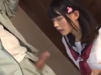 女子校生だけを狙って中出し性暴行仕掛ける卑劣な男