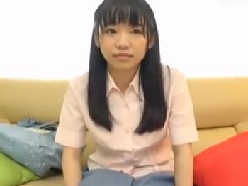 コスプレ姿の童顔美少女が避妊具未装着で膣内射精で憤慨