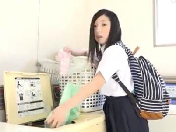 コインランドリーで見かけた女子校生の後をついていき押し込み性暴行