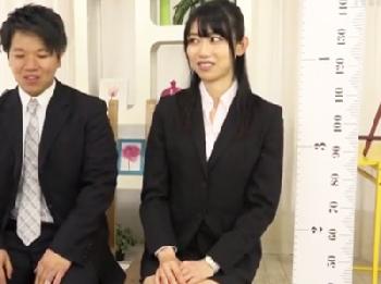 長身美脚のインテリ女性会社員と後輩のチビ男が身長差の壁を超え賞金獲得目指して全力の性交