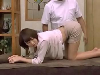 マッサージにムラっときた客が便所に移動し施術者にまたがり種付け性交＆尿失禁