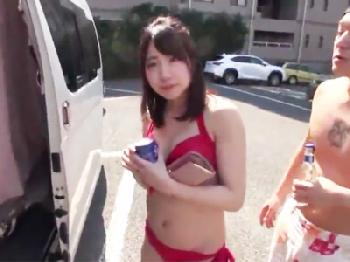 海で口説いた可憐な素人豊乳お姉さんに勢い余って無許可で腟内射精!!