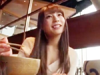 芸能人クラスの美少女をナンパし即日ハメ!!