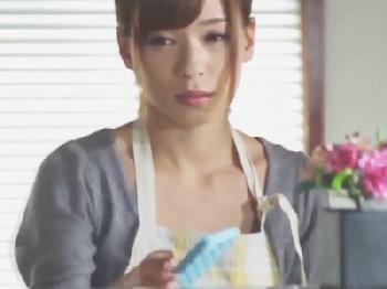 電動マッサージ器で否応なく絶頂させられ→そのまま子宮へ直接精液ぶっかけられ腰砕けになる美女