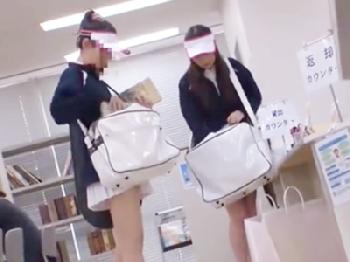 図書館で通り魔に性的暴行顔面射精される童顔娘W