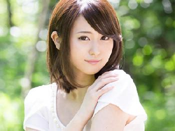 愛嬌たっぷりなアイドルな面の美少女と真っ昼間から壮絶SEX