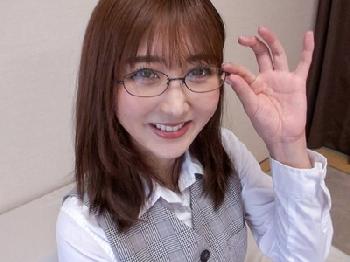 優等生そうなメガネ女性会社員なのにパンスト美脚→ムッレムレの牝の匂いをプンプンさせて調教プレイ