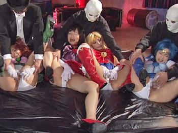 セーラーヒロインたちを捕まえて中出し輪姦