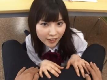 女子校生が図書室の机の下でペニスフェラ→畳み掛けるような挿入で精液ゴム無し孕ませ射精