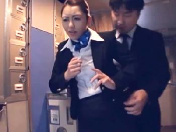 飛行機でタイムストップ!!キャビンアテンダントを挿入し放題してストッキングに精液発射!!