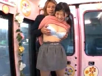 豊満ボイン女子大生をナンパしてその場で乳房射精性交