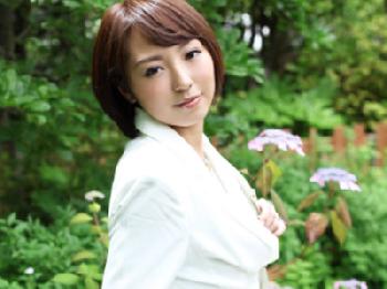 初体験の浮気で緊張した面持ちの綺麗な人妻がホテルに入ると豹変して巨乳を揺らし牝豚化W