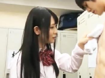 奥手なイケメン先輩に色仕掛けしてSEX誘導する美少女女子校生