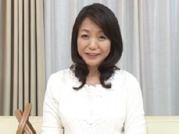 上品50代熟女人妻が色情狂初撮りAVで恍惚アクメ中出し