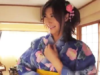 純粋な顔した美少女と浴衣を着たまま旅館で性行為し放題デート