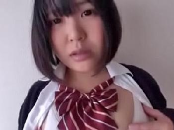 魅力的なボイン女子校生が制服着衣のまま密度の濃いハメ撮り膣内射精