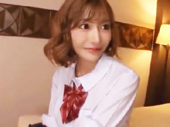 コスデリ呼んで巨乳女子校生嬢と痴漢プレイ!!ベッドで本番交渉してゴムなし挿入顔面射精性交!!