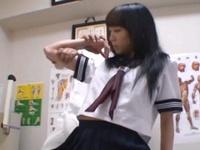 美少女女子校生が冷酷非道なマッサージ師に抵抗出来ず思う存分オメコの中でそのまま射精される