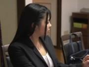 嫁の友人が色仕掛けしてきたので嫁の近くで背徳SEX