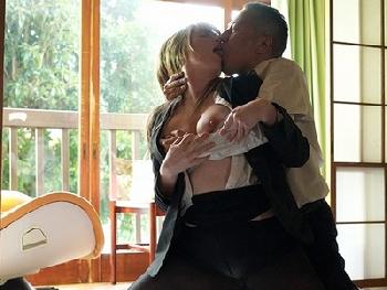 外国人英語ティーチャーが修学旅行の下見に行ったまま帰ってこないW