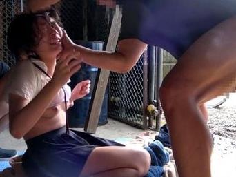 自転車通学の○学生びしょ濡れ雨宿り野外性的暴行映像