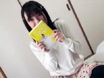 学校をサボらせ呼び出した童顔女子とハメ撮り膣内射精撮影
