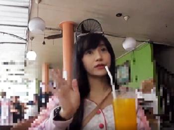 海外ナンパでにこやかなアジアお姉さん獲得→巨乳挑発的な肉体を挿入成功W