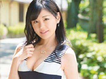 男根が挿入されたとたんに絶叫悶絶する性的感度が凄く良好なマゾヒズム性癖の人妻