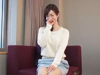 夫一筋のとても綺麗なマダムがまさかの浮気性交で喘ぎまくり喜んじゃう