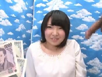 目先のお金の為に初対面ペニスをフェラ→素股騎乗位で抜き取る素人娘