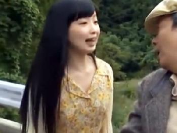 変態の中年男性に拉致られた華奢な童顔娘がイタズラされて犯される