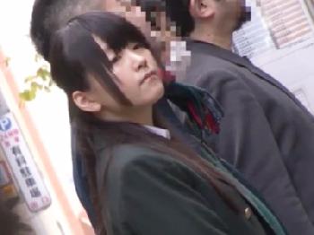 バス内で性的暴行され痙攣絶頂させられる黒髪女子校生