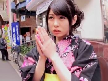 彼女の凄くキュートな浴衣姿に辛抱出来ず物陰フェラ→本番性交までする