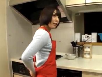 童顔のくせに人妻の黒髪清楚と密通性交