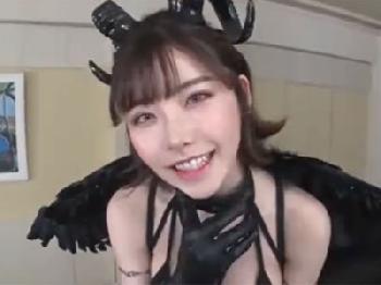 悪魔な美少女と食卓でタブーな性行為→膣へ挿入したまま子種を発射してしまい精神崩壊