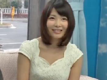 センズリ鑑賞でムラっときた素人人妻まさかの挿入了承