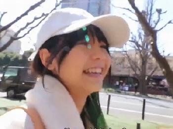 黒髪のピュア美少女が緊張で身体が強張るAVデビュー初撮り